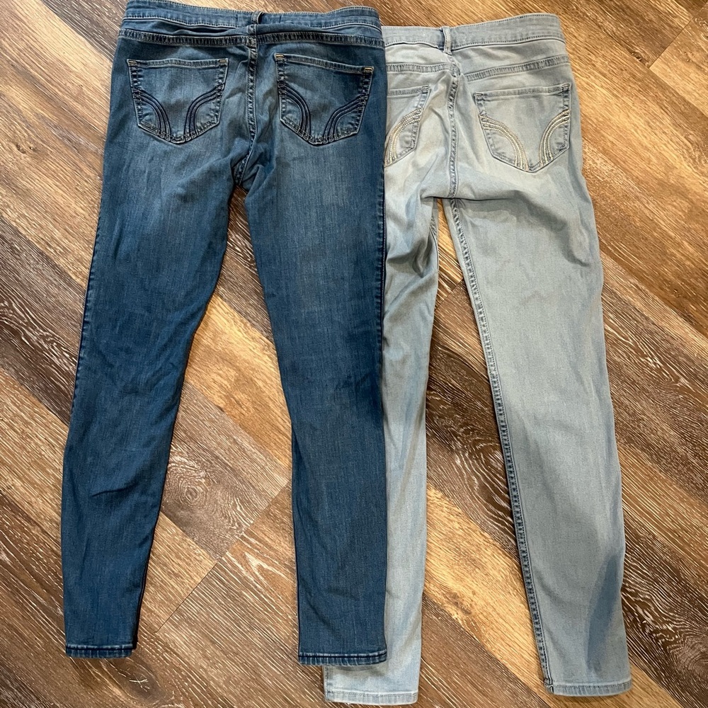Two pairs Hollister skinny jeans 👖 👖